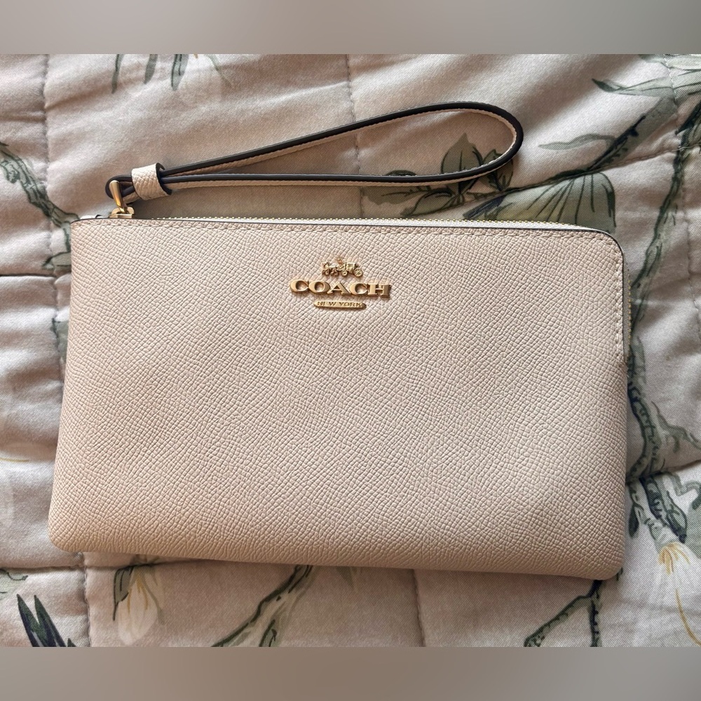 Coach Chalk Leather Large Corner Zip Wristlet Clutch